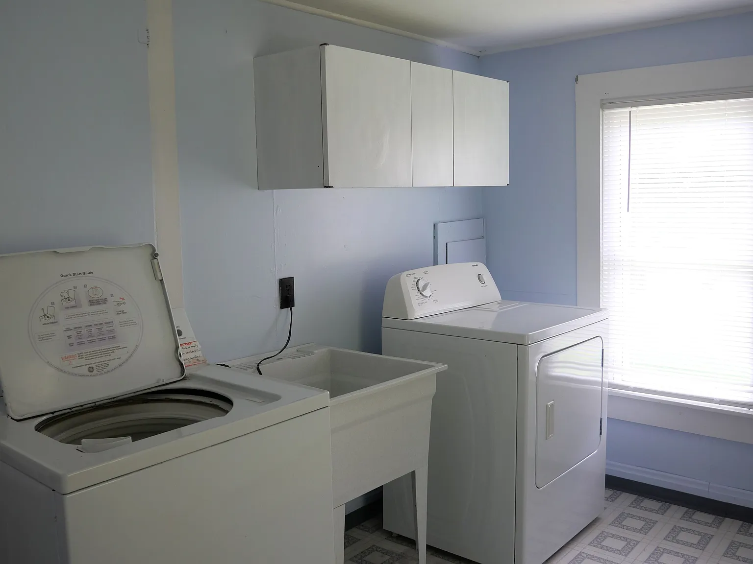 2 bed, 1.5 bath, 1500 sqft, $1,650 — Photo 2