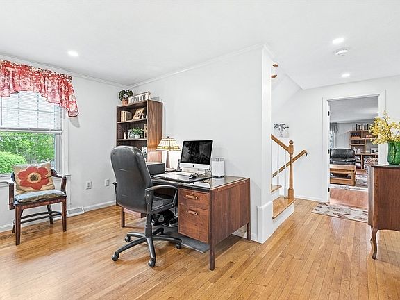 3rd image of 121 Mylod St
