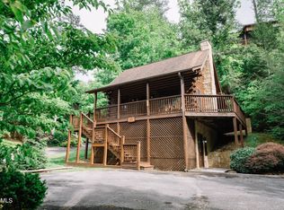 704 Black Hawk Way, Pigeon Forge, TN 37863