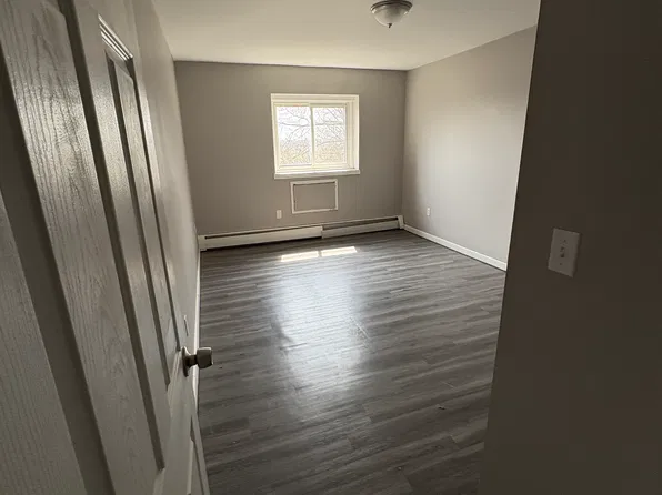 45 Wheeler Ave APT 3E, Bridgeport, CT 06606