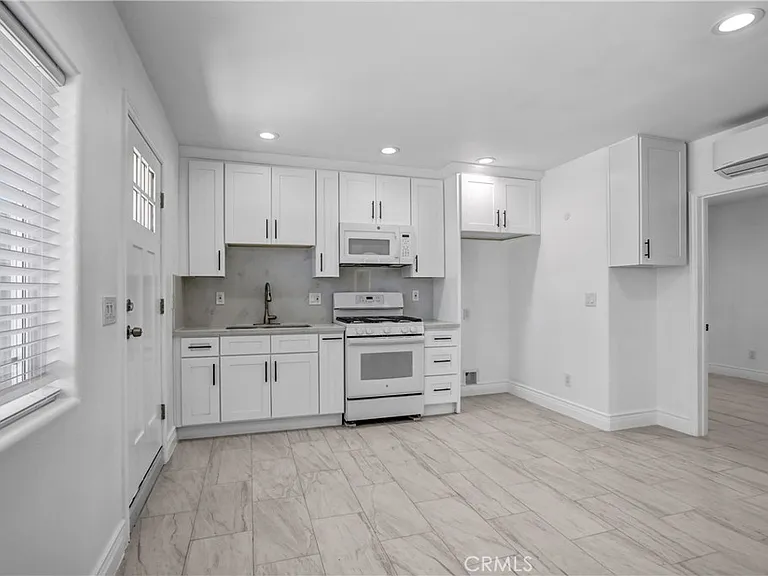 857 S Idyllwild Ave #2 — Photo 3