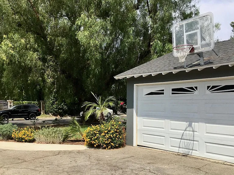 14712 Hesby St — Photo 13
