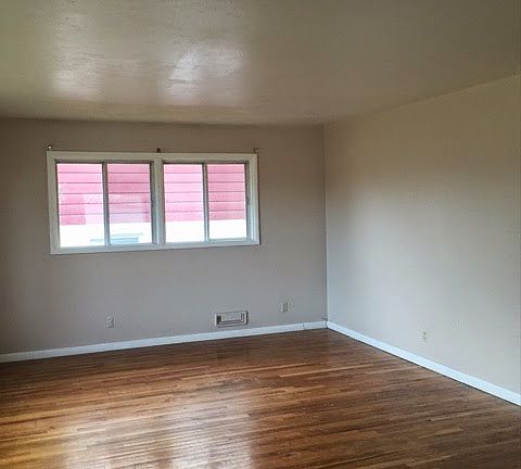 2nd image of 1030 Stanger Ave