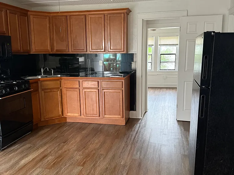 919 N Grandview Ave #3 — Photo 2