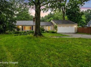 8743 Usher Rd, Olmsted Township, OH 44138