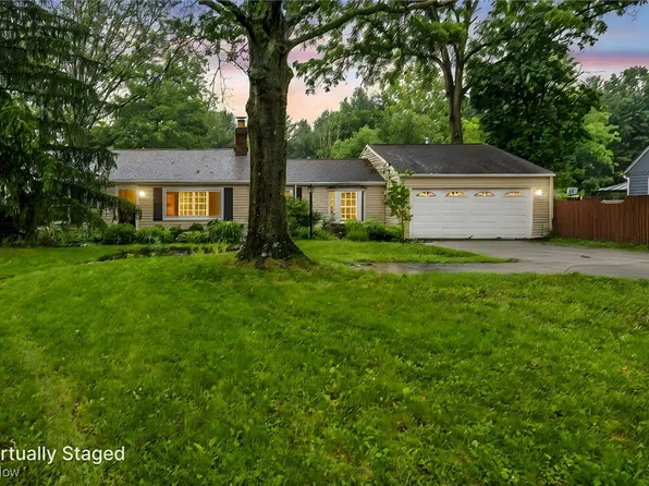 8743 Usher Rd, Olmsted Township, OH 44138