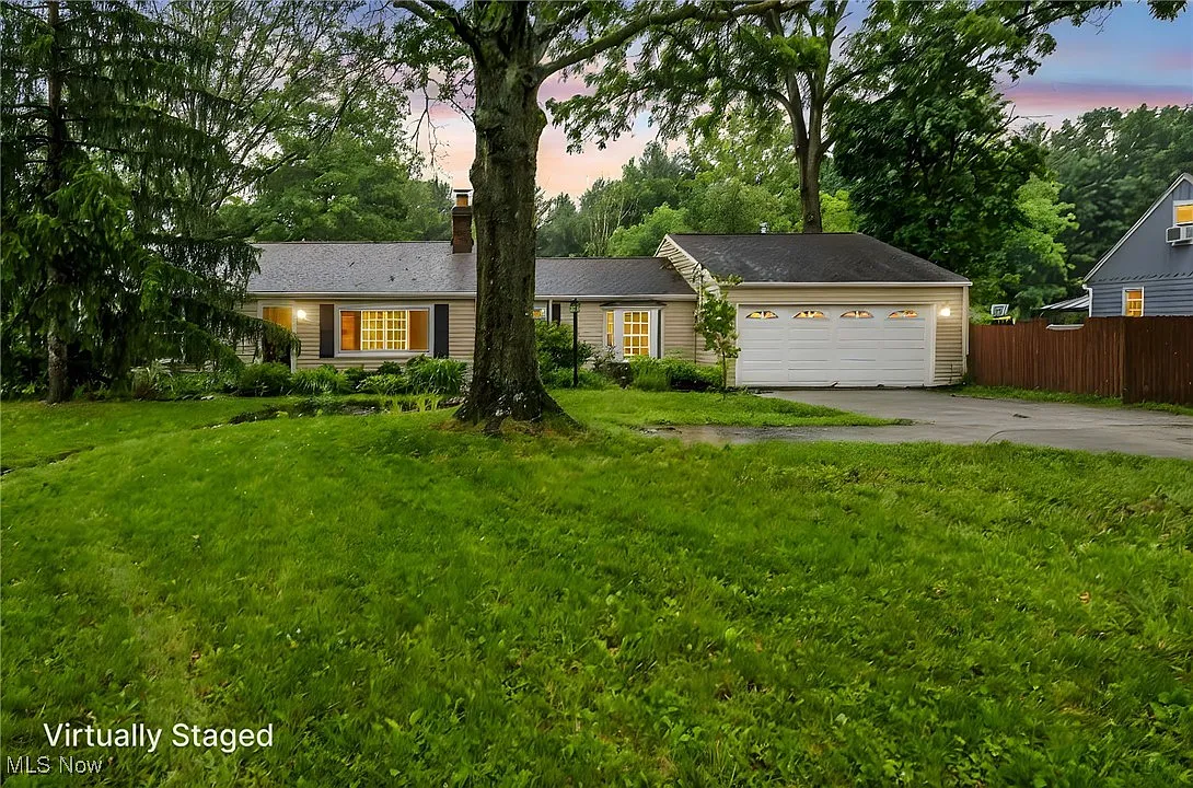 8743 Usher Rd photo 1