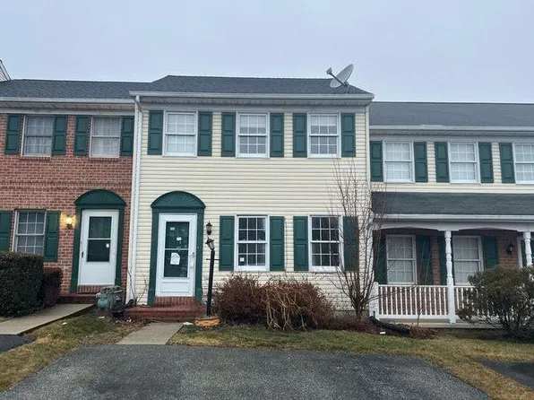 295 Robin Hill Cir, York, PA 17404