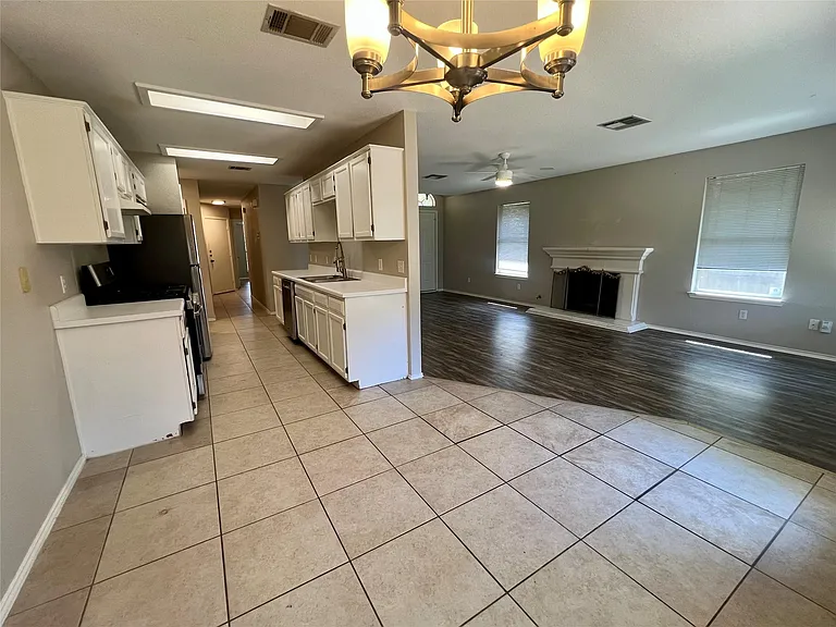 1156 Tetbury Ln — Photo 9