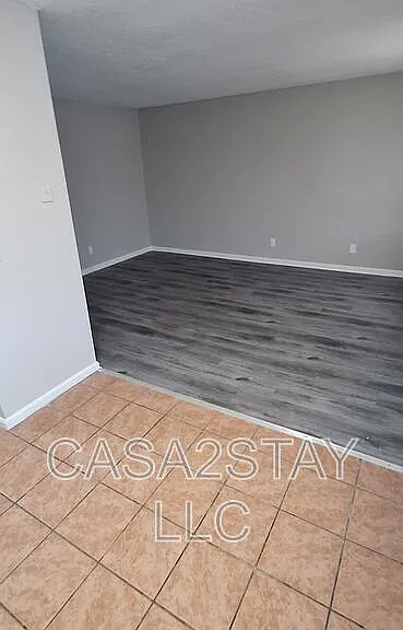 670 Knox Blvd #28 — Photo 3