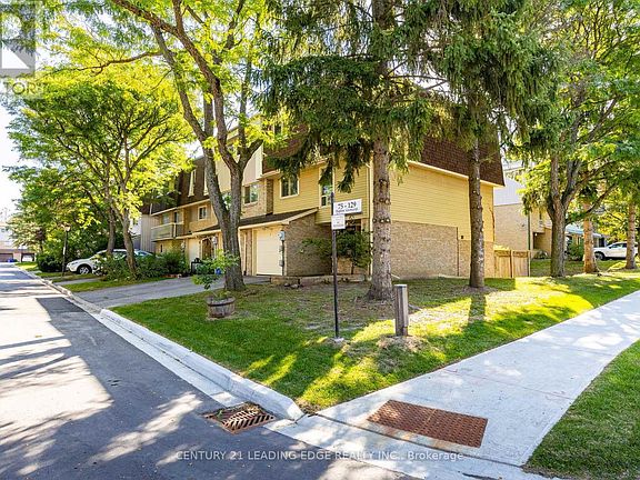 2nd image of 129 Poplar Cres