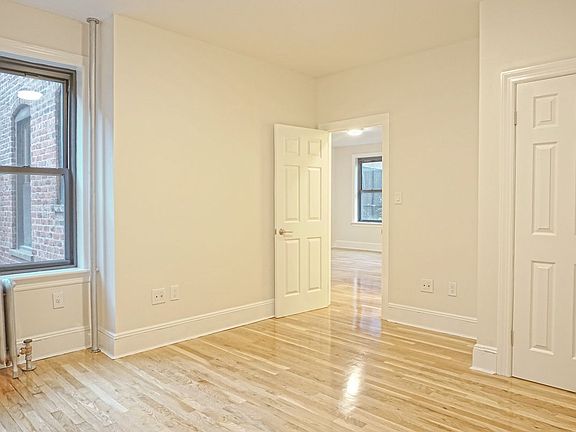 4th image of 3250 93rd St APT B4