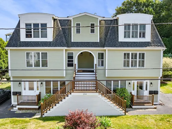 204 Hesperus Ave APT 4, Gloucester, MA 01930