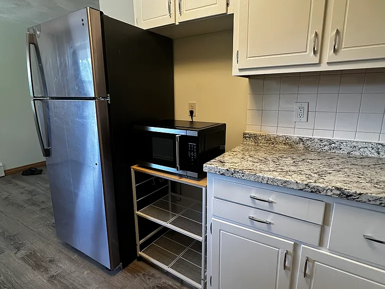 2 Town House Ln #12 — Photo 8