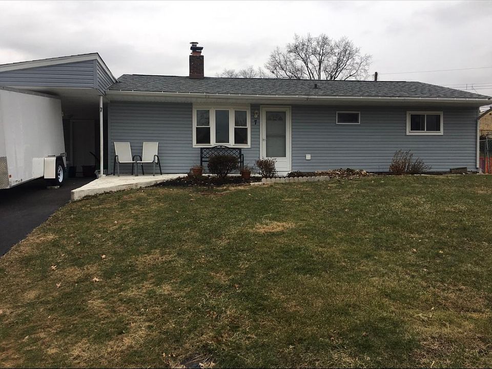 1st image of 7 Tall Pine Ln