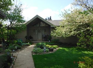 16 Magnolia Dr, Putnam, IL