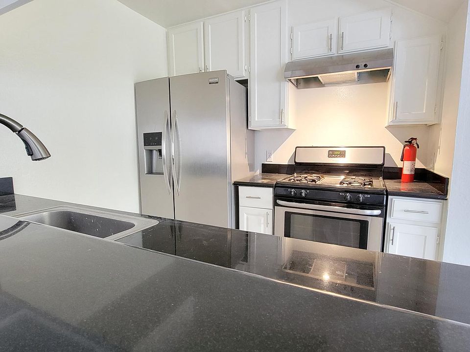 1st image of 3714 S Bentley Ave #103