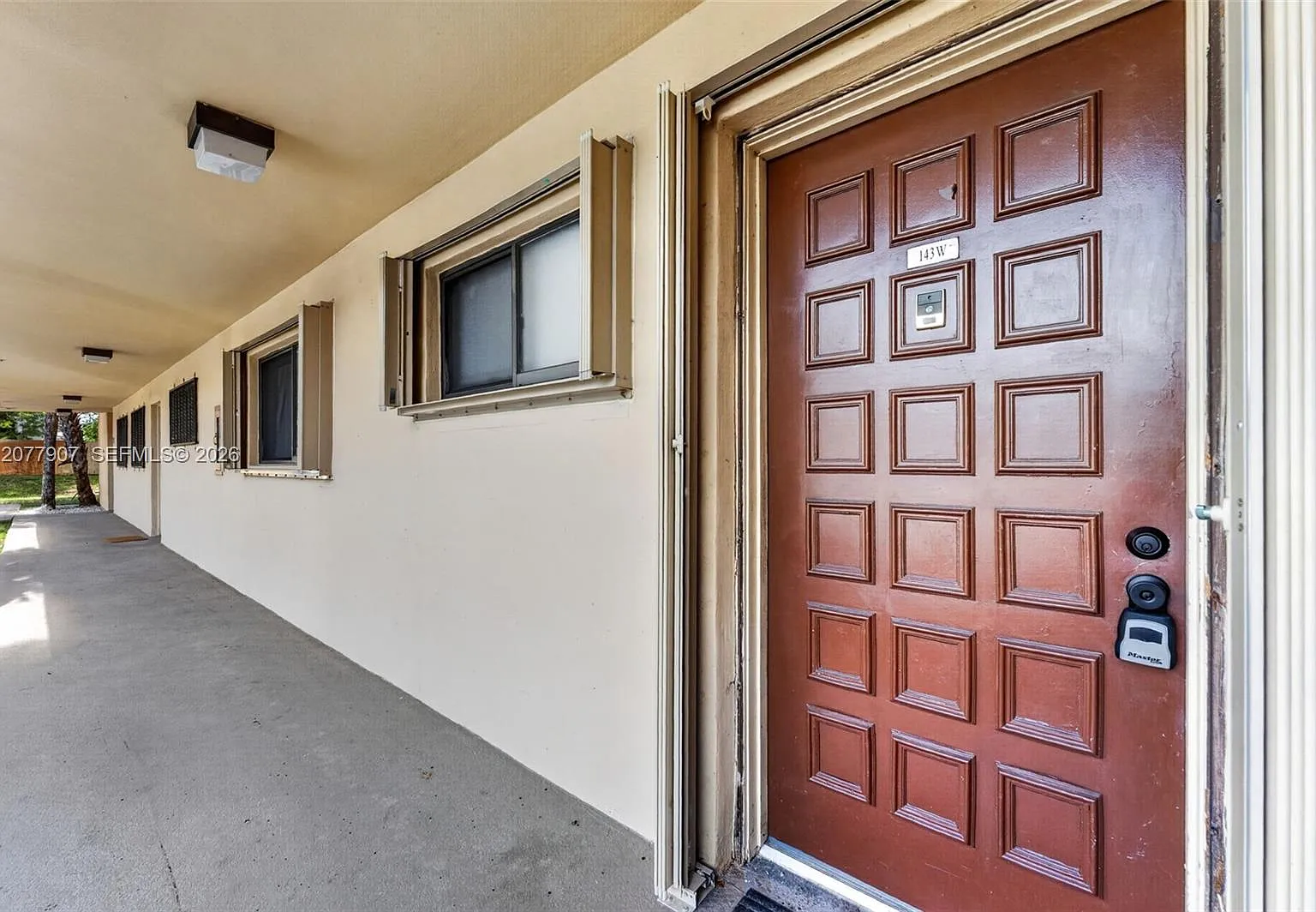 Kendall Acres West Condo — Photo 2