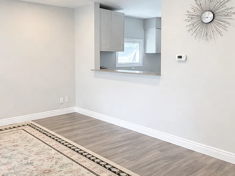1008 Albert Rd — Photo 3