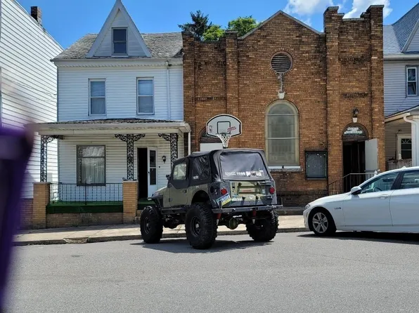 19-21 N Chestnut St, Out Of Area Town, PA 17851