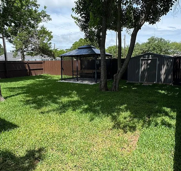 909 N Randolph Ave — Photo 14