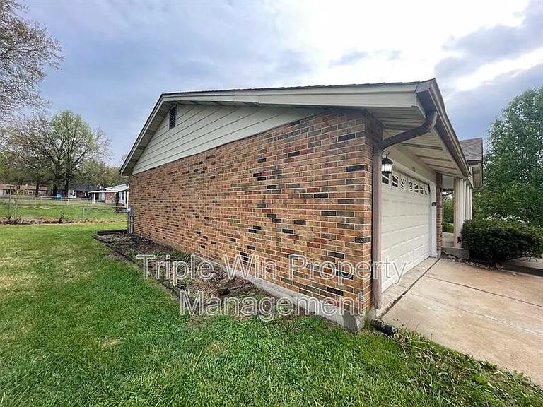 1725 Orletto Way — Photo 4