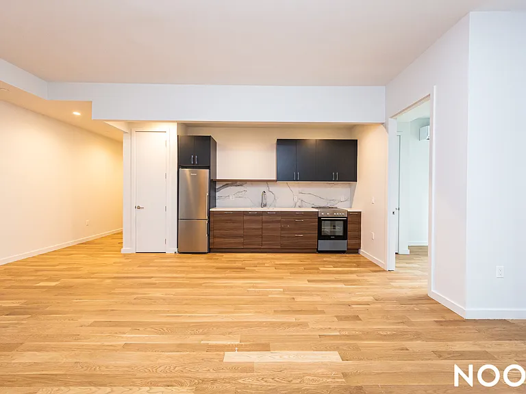 45-57 Davis St #414 — Photo 2
