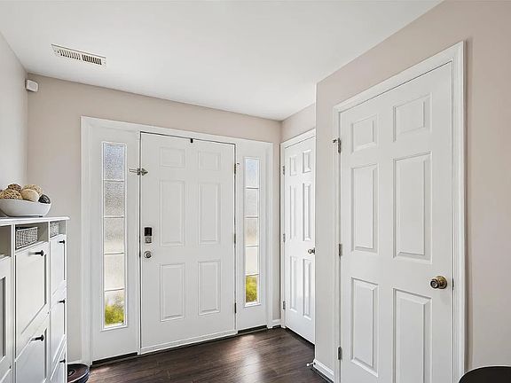 3rd image of 25435 Elm Ter
