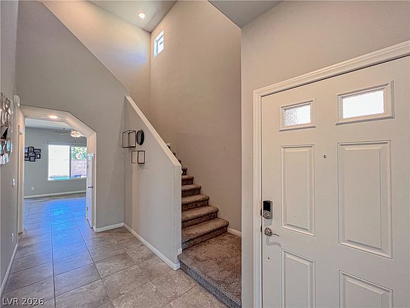 3rd image of 385 Canyon Mist Ct