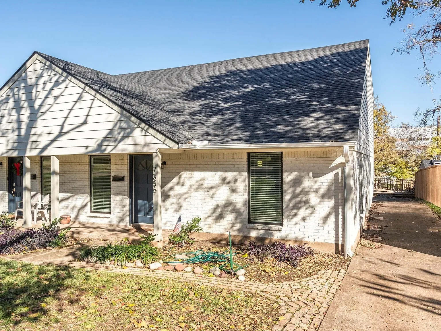 3 bed, 2.0 bath, 1708 sqft, $3,350 — Photo 2