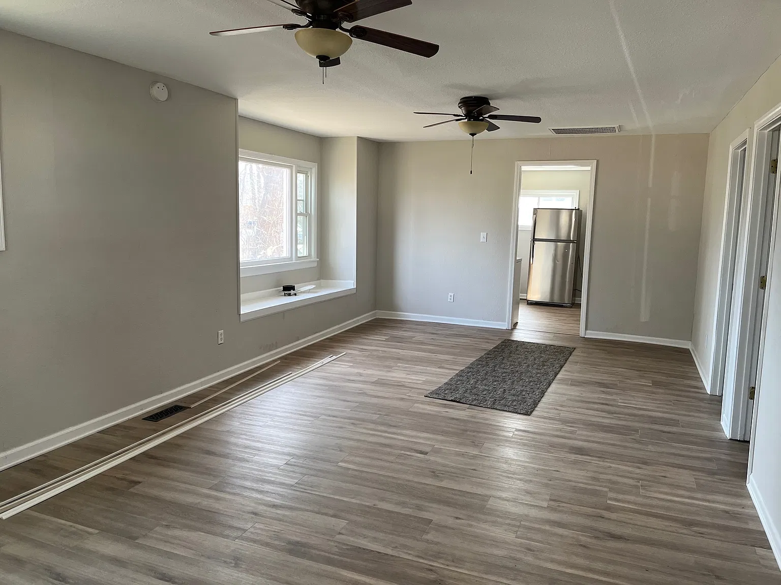 2 bed, 1.0 bath, $900 — Photo 3