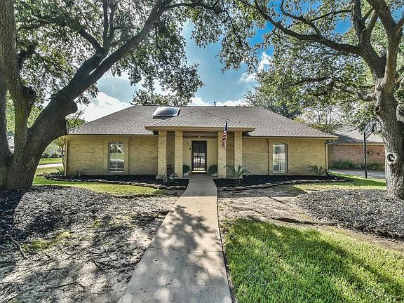 2nd image of 15803 Boulder Oaks Dr