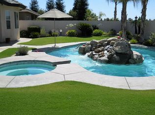 11201 Efada Dr, Bakersfield, CA 93312