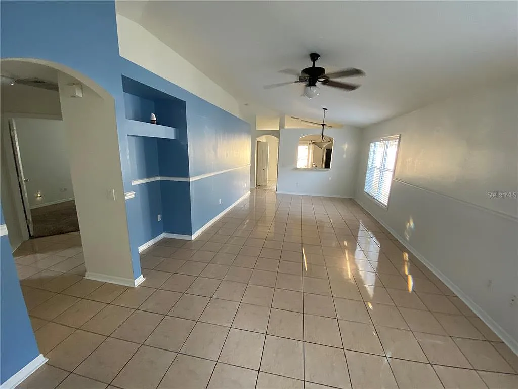 3 bed, 2.0 bath, 1278 sqft, $2,000 — Photo 3
