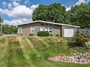 3818 15th St, Moline, IL 61265