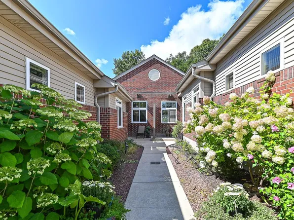 18415 West Wisconsin AVENUE, Brookfield, WI 53045