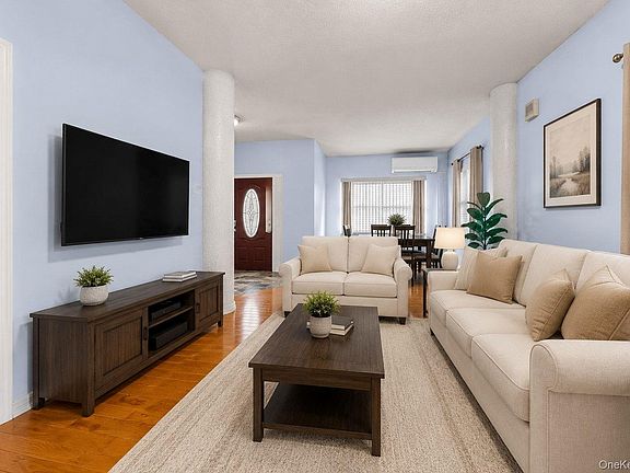 4th image of 336 E 16th Street