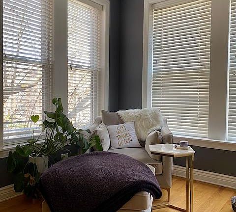 Cozy reading nook w/lots of natural light