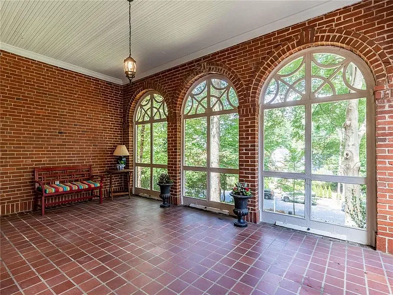 1681 E Clifton Rd NE — Photo 5