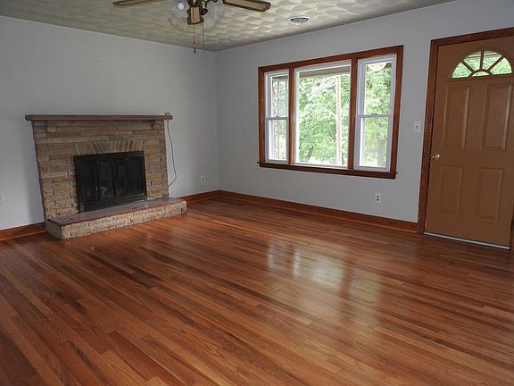 4th image of 309 Chestnut Dr