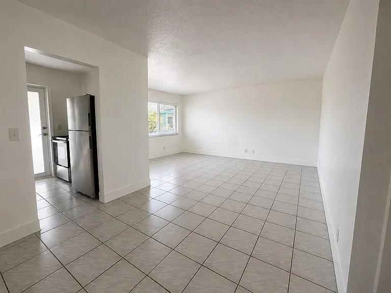 1857 Jefferson St #304 — Photo 4
