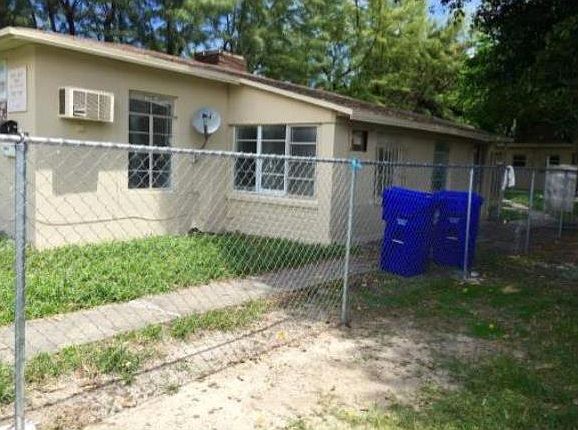 2nd image of 7526 NE Miami Ct