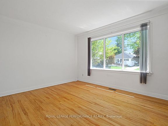 4th image of 535 Dunbrack St