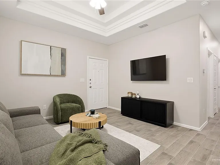 2504 E Harrison Ave #3 — Photo 2