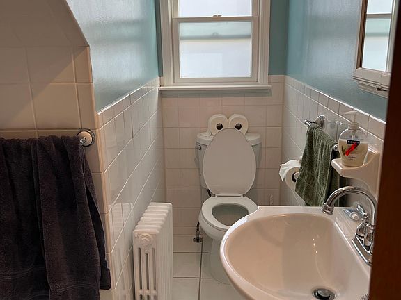 4th image of 9 Maple Dr