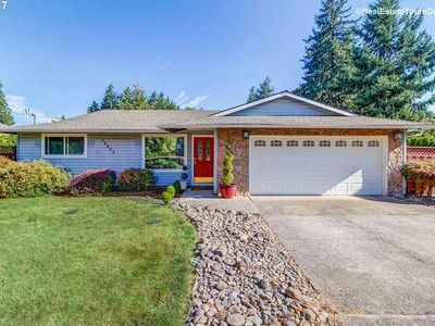 15853 NE Holladay St, Portland, OR, 97230