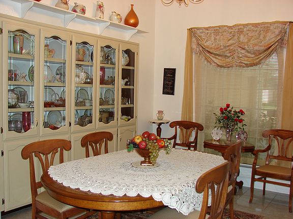 3rd image of 2218 Summerfield Ln