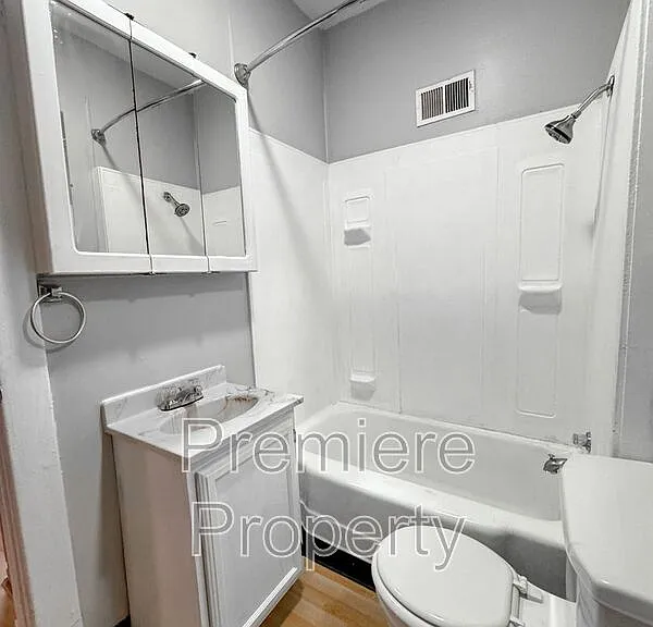 724 S Fuller Ave — Photo 7