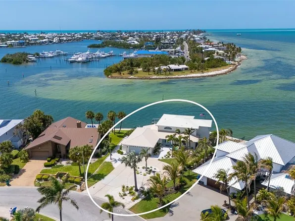 723 Key Royale Dr, Holmes Beach, FL 34217