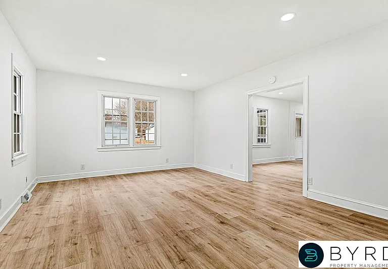 2958 Winston Churchill Dr — Photo 6